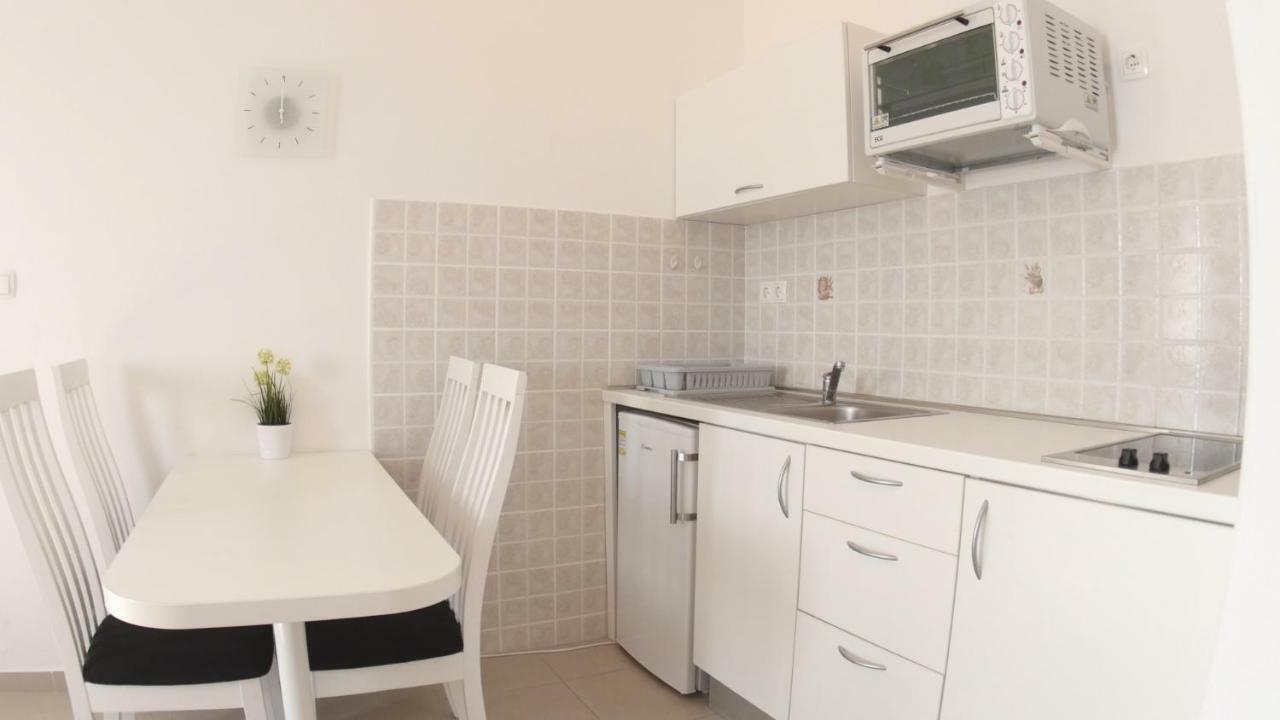 Ivanovic Apartament Vir