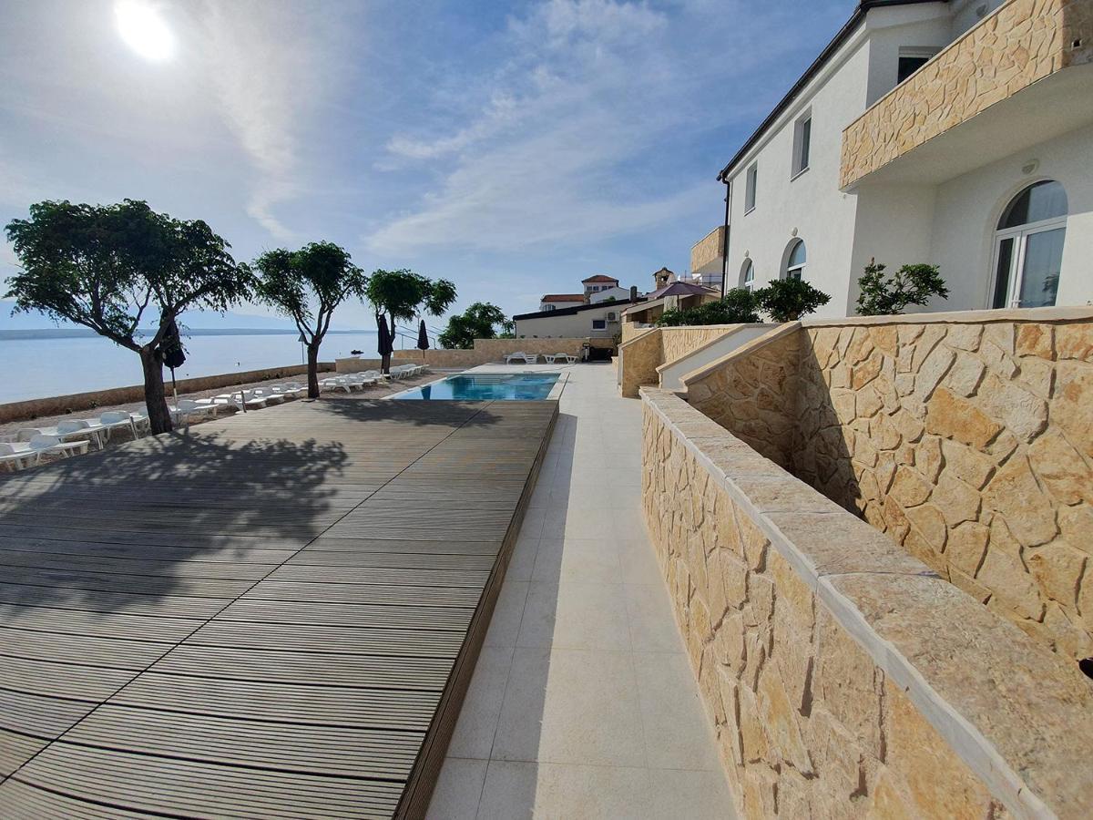 Ivanovic Apartment Vir