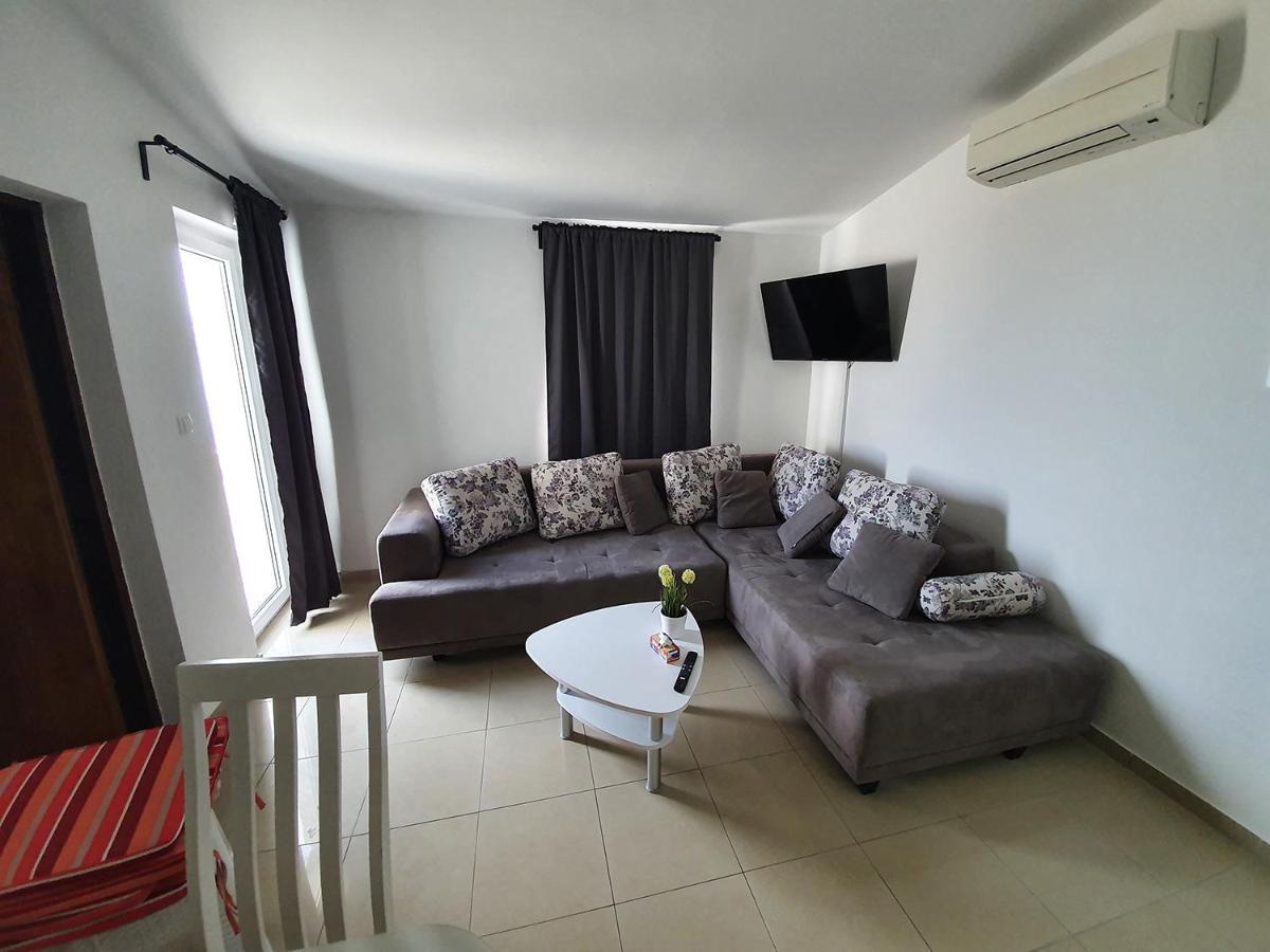 Ivanovic Apartment Vir